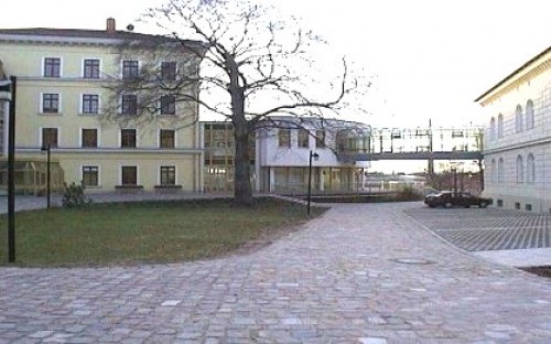 Der große Schulhof  
